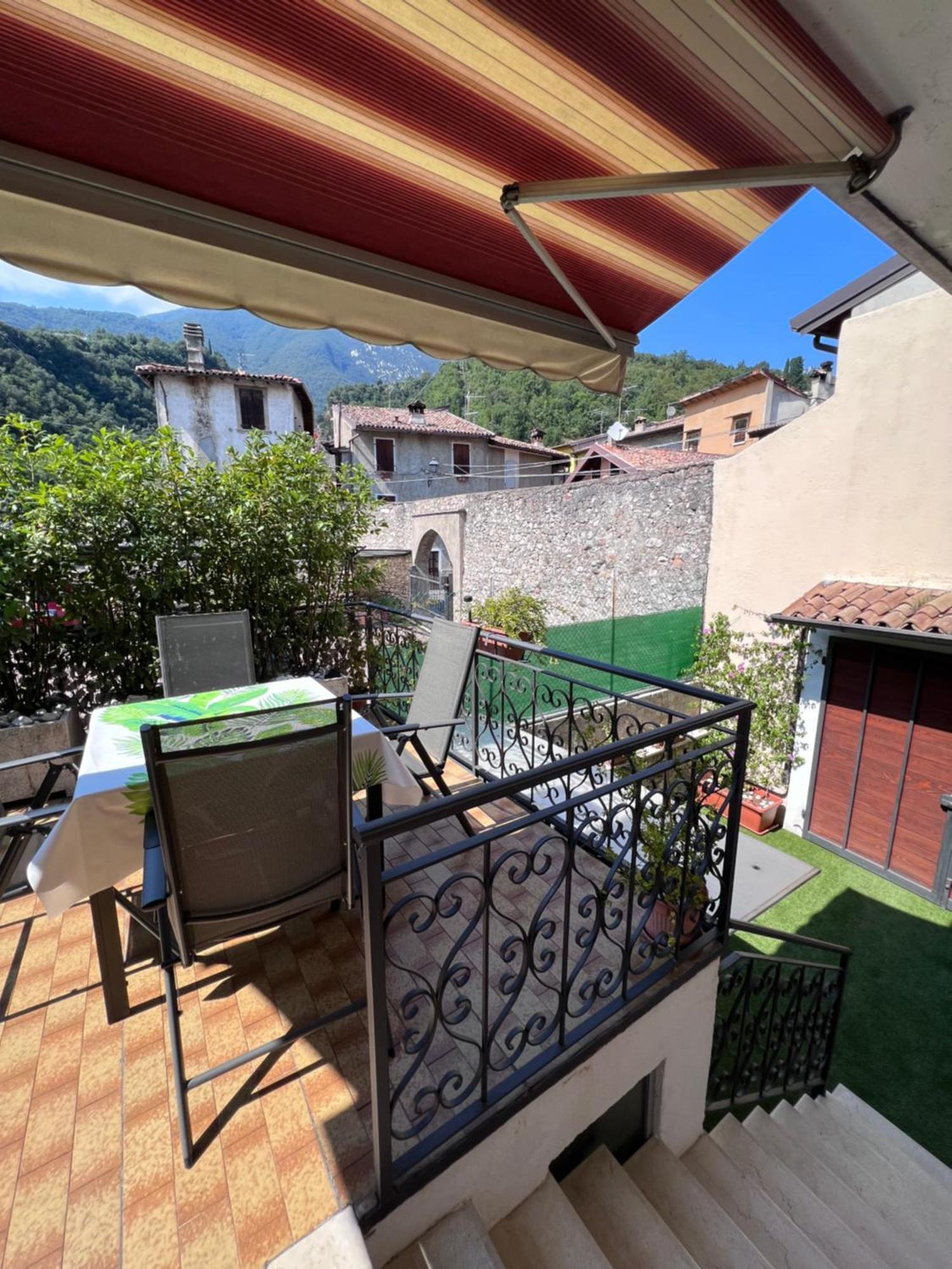 Casa Caterina 2 Storey House, With A Mountain View 托斯科拉诺-马德尔诺 外观 照片